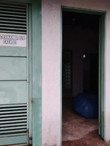Alugo Casa no Bairro Tiradentes 2 quartos 2 banheiro Garagem coberta casa murada