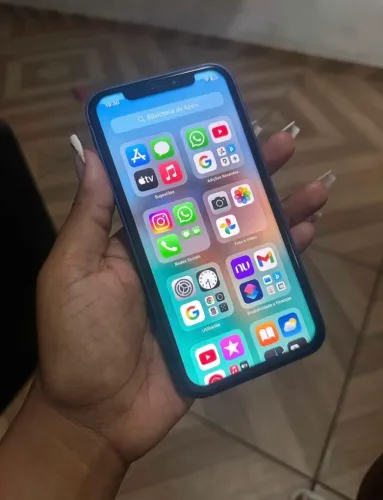 iPhone 11 na carcaça do iPhone 17 pró