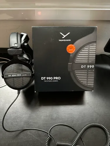 Headphone Beyerdynamic DT990 PRO