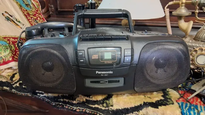 rádio gravador portátil Panasonic RX-DS7 LER DESCRIÇÃO so o rádio funciona
