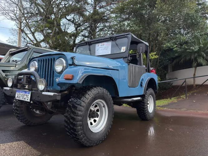Willys Overland Jeep 2.6 12V Gasolina 2P 1975