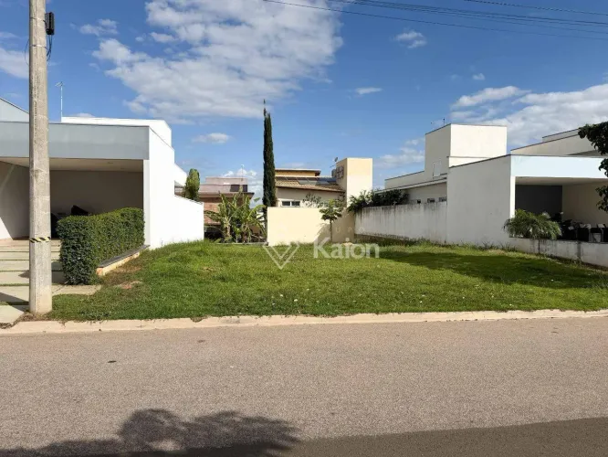 Terreno à venda no Residencial Central Parque em Salto/SP