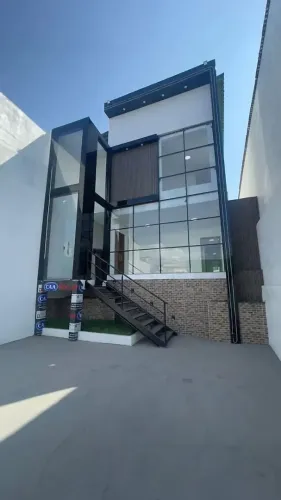 Prédio em frente ao T1: ponto comercial moderno com estacionamento na Constantino Nery