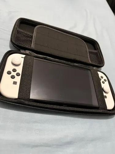 VENDO NINTENDO SWITCH OLED - PRATICAMENTE NOVO!