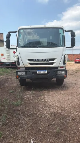 Iveco Tector 260E30 6x4 Caminhão Basculante - 49.752 km