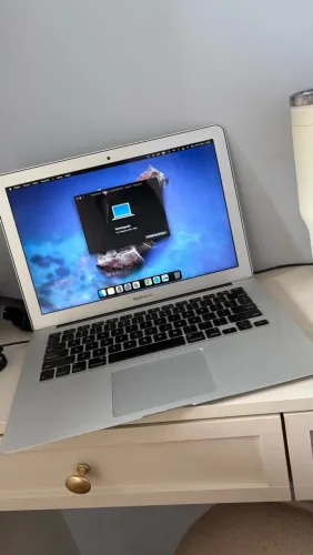 MacBook Air 13 