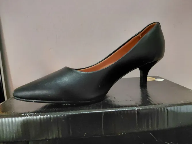 Scarpin Vizzano Preto Semi Novo em Ótimo Estado