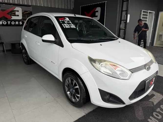 Ford Fiesta SE 1.6 8V Flex 5P 2014