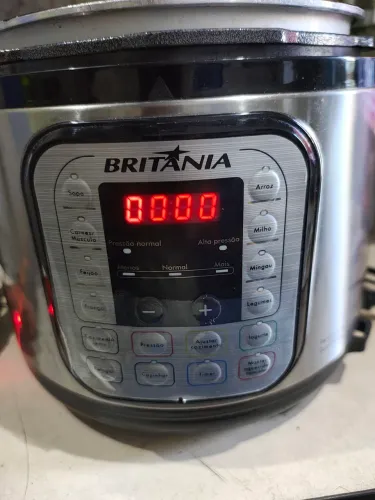 Panela de Pressão Elétrica Britânia Gold BPP02G 5L - Muito Conservada