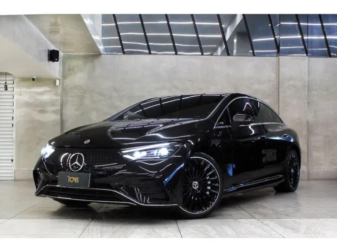 Mercedes-Benz EQE 300 AMG Line (elétrico) 2024