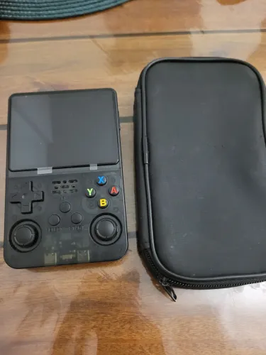 Video game portátil R36S