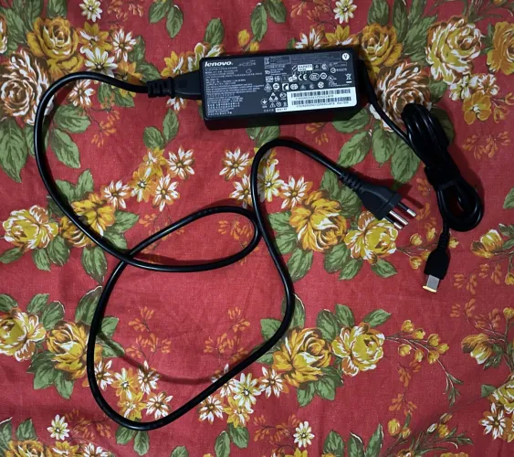 *LEIA A DESCRIÇÃO* Carregador thinkpad de notebook (Lenovo square tip)