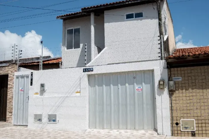 Casa Espetacular 180m² para Aluguel | 4 Qts (2 Suítes) | Quintal e Garagem