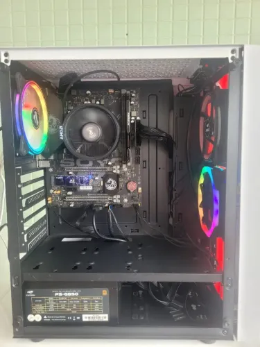 PC Gamer Ryzen 5 4650G 6/12 Threads + 8GB RAM + NVMe 512GB