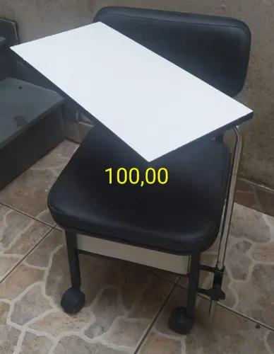 Cadeira de Manicure com Bancada 