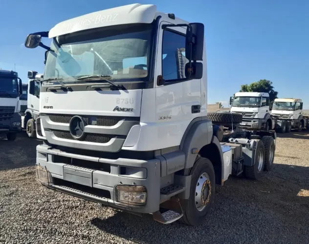 MB 3344 ano 2023, 6x4, cabine simples, teto baixo, automático, em SP