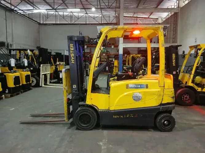 EMPILHADEIRA ELETRICA J2.5XN