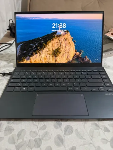 Notebook Asus zenbook Ux425ea 14? Intel i5 256 SSD 8 RAM 