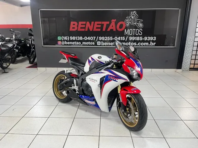 HONDA CBR 1000RR FIREBLADE BRANCO 2010