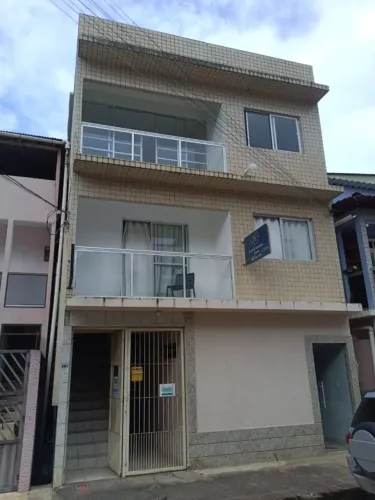 Prédio com sala comercial 2 Aptos 3 Kitnets Terraço no centro Santa Maria Jetibá ES