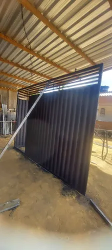 Portão de garagem galvanizado