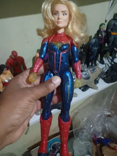 Boneca Marvel