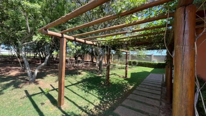 Casa à venda com 03 dormitórios no Condomínio Quinta do Engenho em Rio das Pedra