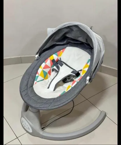 Cadeirinha elétrica musical