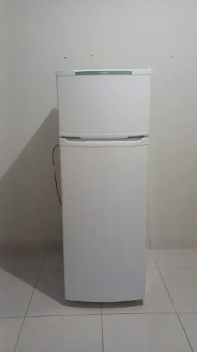 Geladeira semi nova