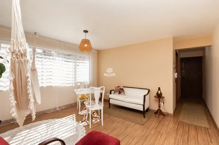 Apartamento à venda com 2 quartos no Cabral em Curitiba