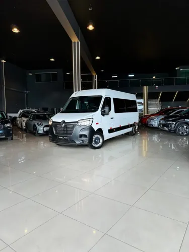 Renault Master MiniBus