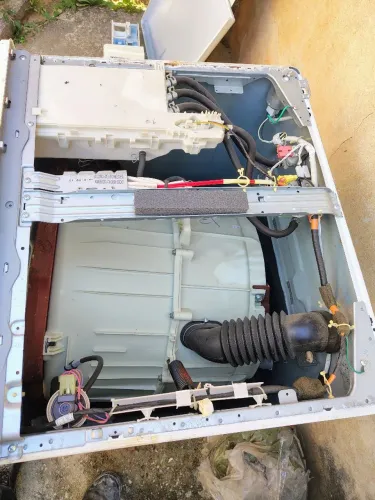 Vende - se várias peças para a lavadora Samsung modelo wf419AAW/xAA03 importada