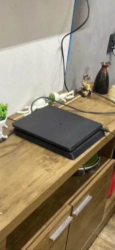 PS4 SLIM COM 2 CONTROLES (Videogame zero, vai com mais 5 jogos físicos!)