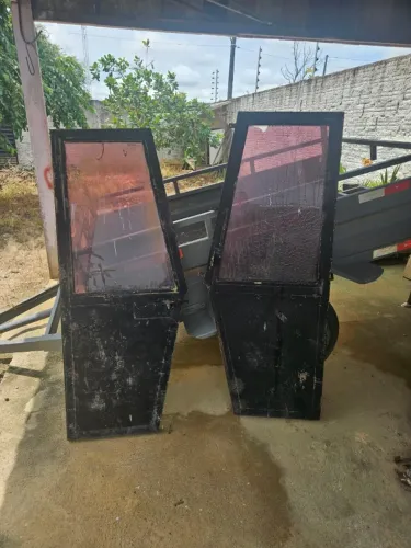 PORTA DE CARREGADEIRA W20