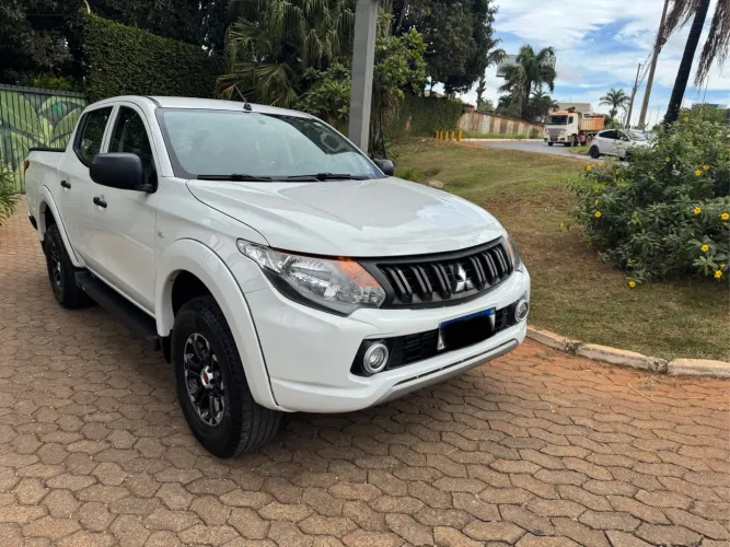 Mitsubishi L200 Triton Sport GL 2.4 Diesel 2023
