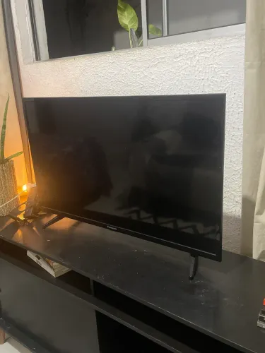 Tv com a tela queimada,apenas