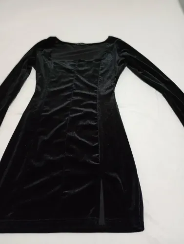 Vestido preto de camussa