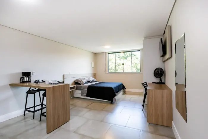 Studio mobiliado para locação no Bigorrilho  Curitiba