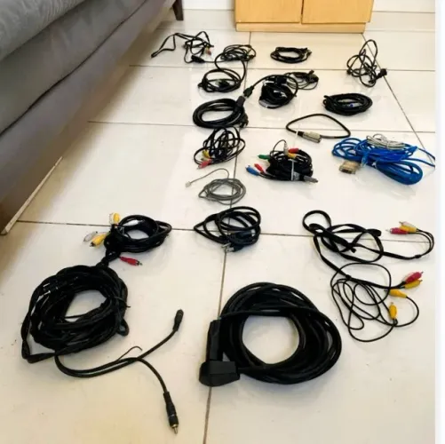 24 CABOS DE FORÇA, DE SOM, VIDEO E REDE PARA OFICINAS DE MANUTENÇÃO E PRESTAÇÃO DE SERVIÇO