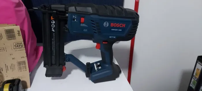 Pistola de Pregos Bosch GNH18V-18M