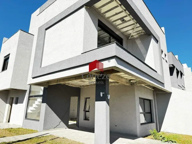 Sobrado com 177m² 3 quartos, à venda, no bairro Uberaba em Curitiba