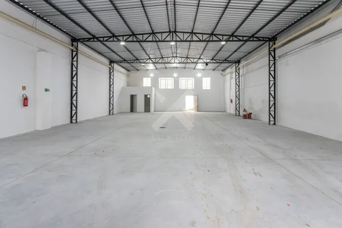 Pavilhão para alugar no 4º Distrito!