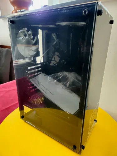 Gabinete Gamer Novo com 6 Fans e um Controladora