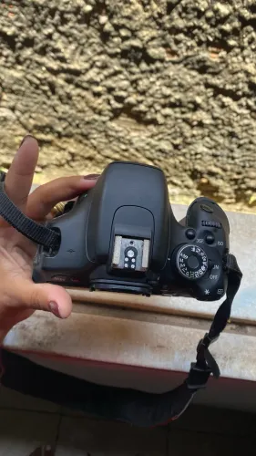 Canon T3i + lente 18-55mm IS II