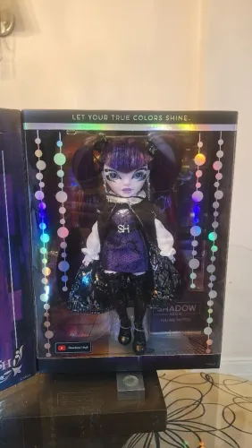 Boneca Demi Batista Costume Ball Shadow High/Rainbow high Lacrada