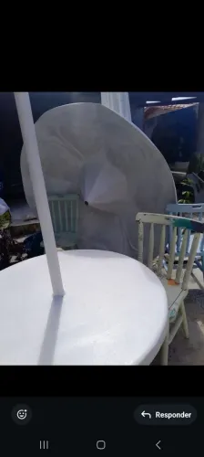 Sombreiro de fibra com mesa acoplada. 900