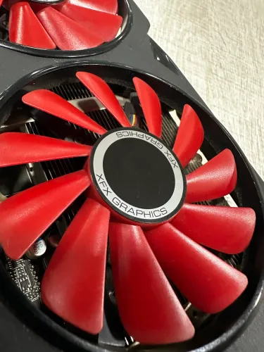 PLACA DE VIDEO RX 570 Series 4GB