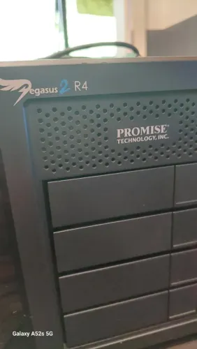 Promise Pegasus 2 R4 Thunderbolt 2 Raid Storage (Usado)