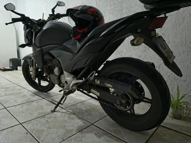 Vendo CB 300 2013