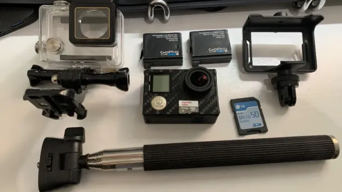 GoPro HERO4 Silver Completa + Cartão SanDisk 64GB + 2 Baterias e Acessórios!
